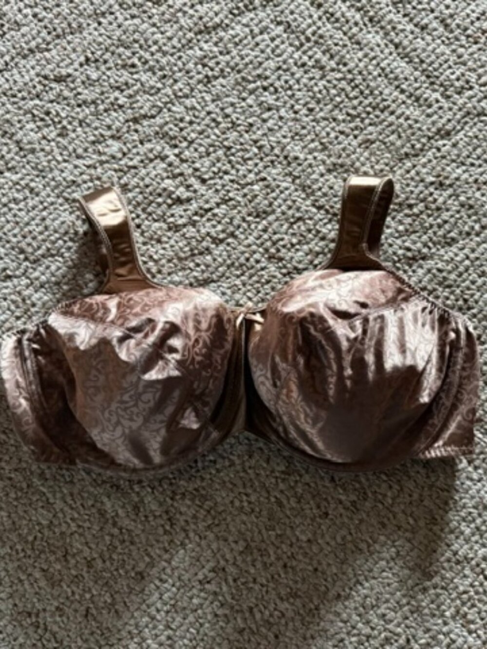 NWOT BALI 3562 SATIN TRACINGS MINIMIZER UNDERWIRE BRA 40DDD